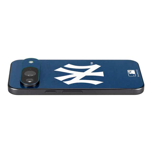 MLB New York Yankees - Solid Distressed Google Pixel 9 Skin